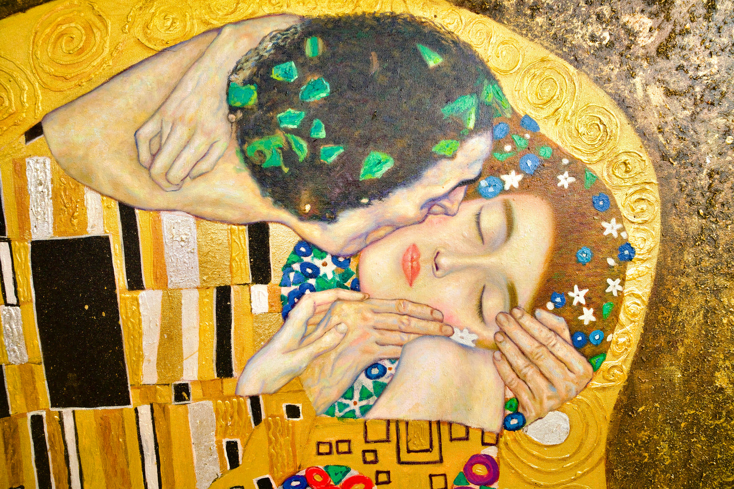 The Kiss – ผลงานชิ้นเอกของ Gustav Klimt ที่สร้างสรรค์ใหม่โดยปรมาจารย์ Apollon | 200 x 200 ซม. 